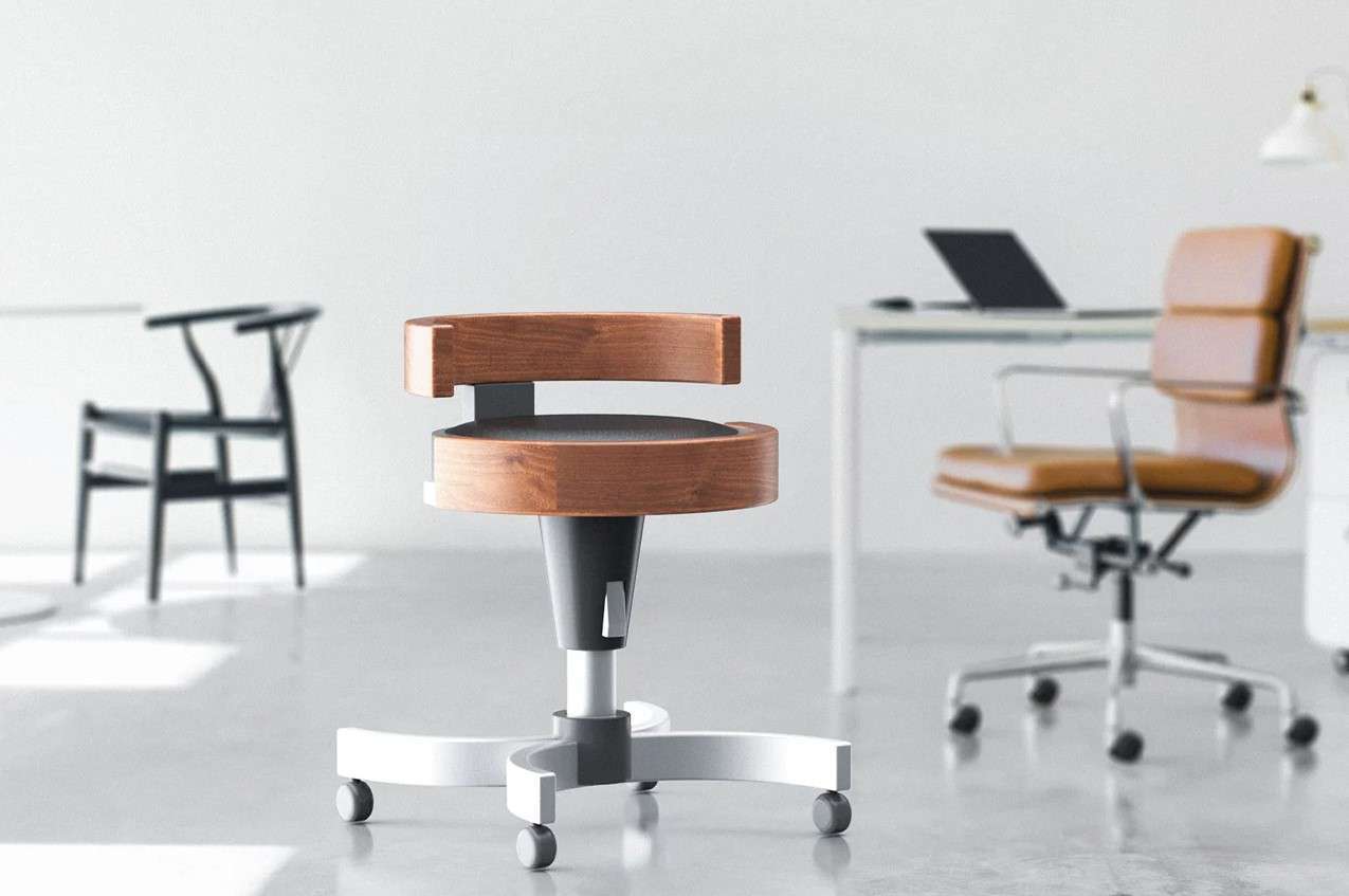 une chaise qui se transforme en bureau