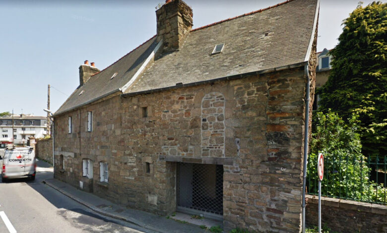 Une bâtisse en pierre située au 5 rue de Buzulzo à Lannion
