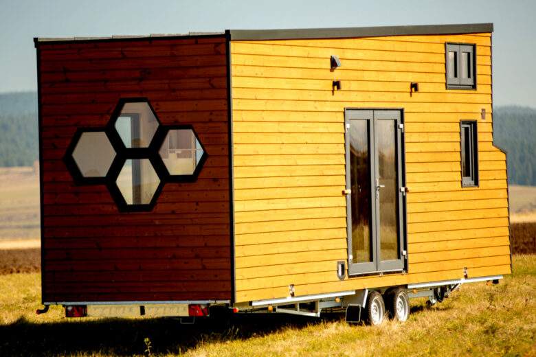 Une Tiny House rectangulaire dans la nature