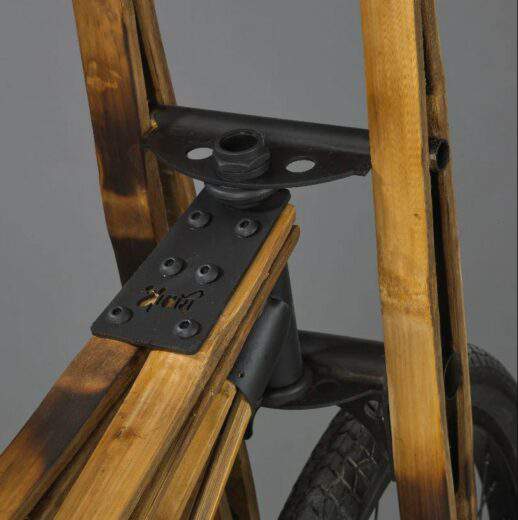 Le cadre du vélo en bambou
