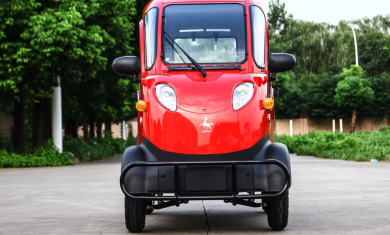 La voiture K5M-2500 en rouge