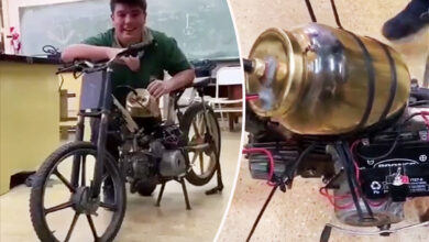 Santiago Herrera et sa moto qui roule à l'eau salée