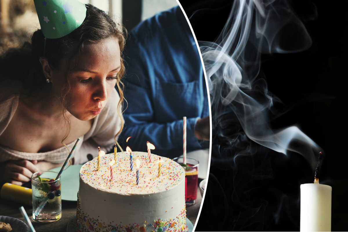 Une femme qui souffle des bougies sur un gâteau d'anniversaire et une bougie éteinte