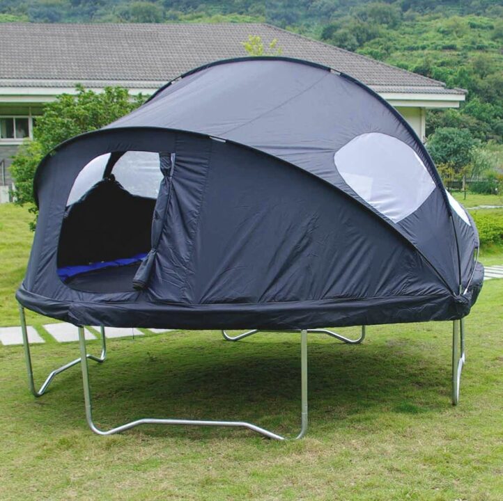 Trampoline tent