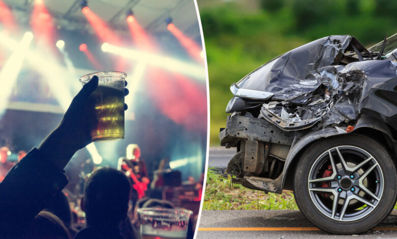 Une voiture accidentée et des jeunes en discothèque