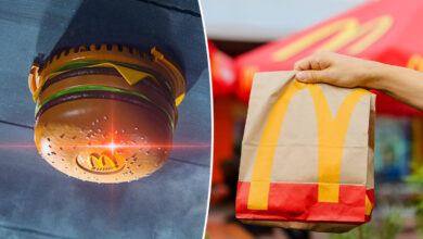 Un detecteur de fumée hamburger et un sac Mcdonald's