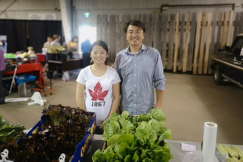 Dong Jianyi et sa femme, Ting Wang, ont investi dans un terrain situé près d'Olds, en Alberta.