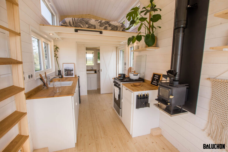 L'intérieur de la Tiny house Pétillante de Baluchon