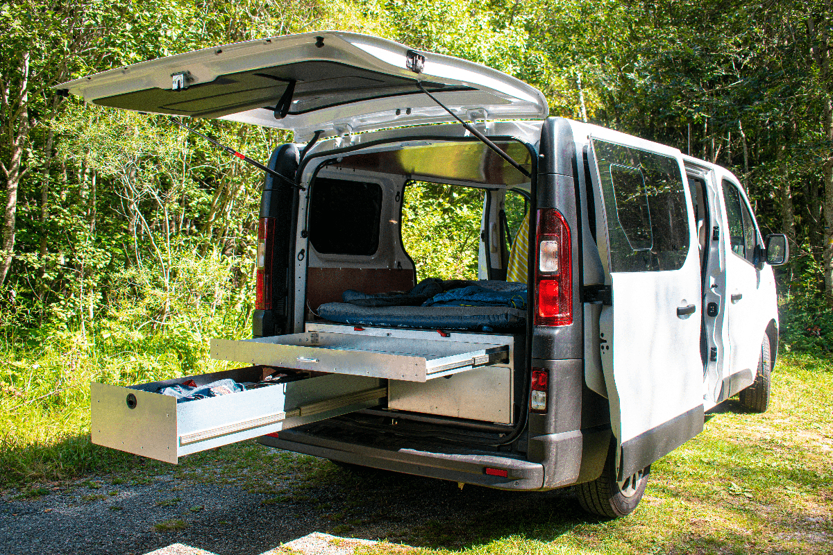 Aménagement métallique pour voiture utilitaire