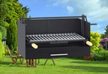 un barbecue à manivelle