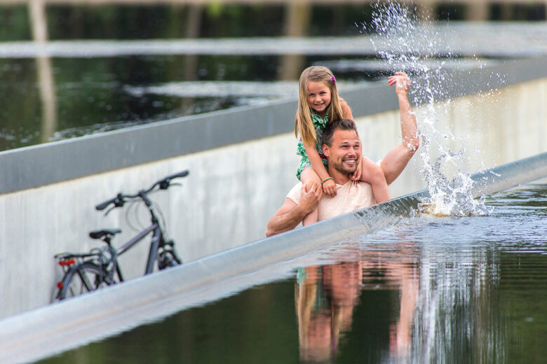 Une piste cyclable au raz de l'eau