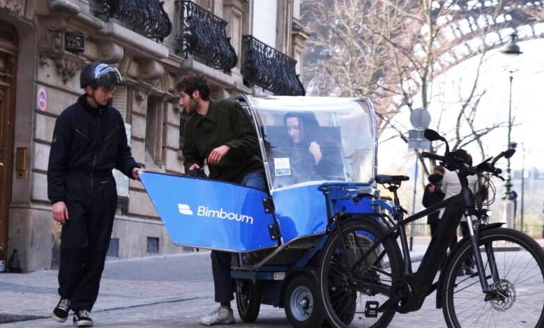 Un vélo cargo taxi