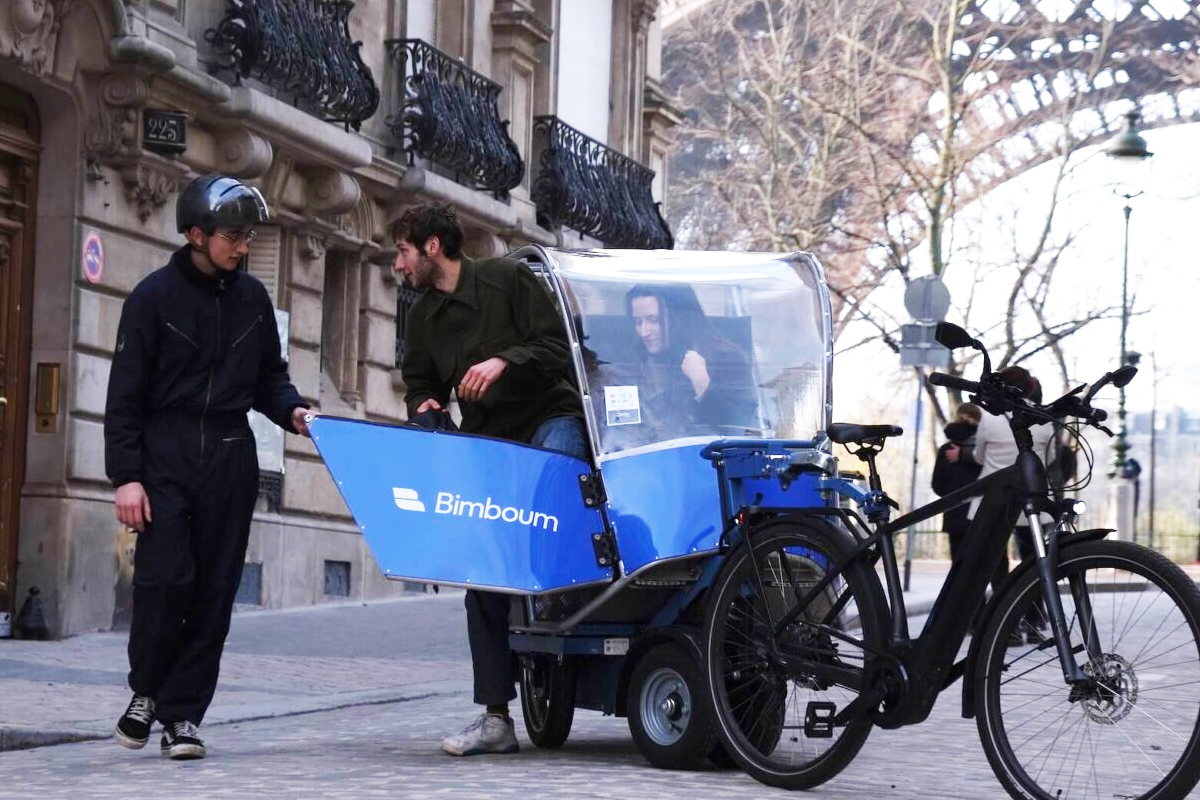 Un vélo cargo taxi