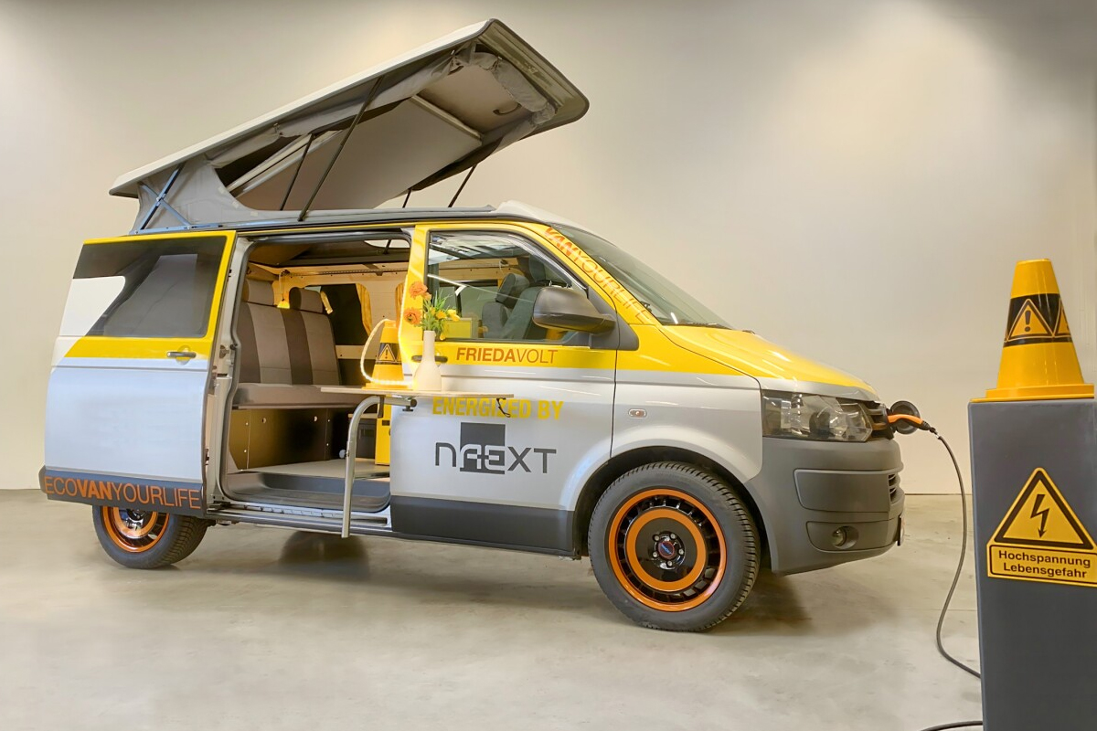 Flowcamper recycle des T5 ou T6 de Volkswagen et les transforme (retrofit)  en véritable camping-cars électriques - NeozOne