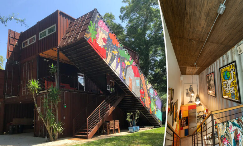 Une maison containeur avec des peintures