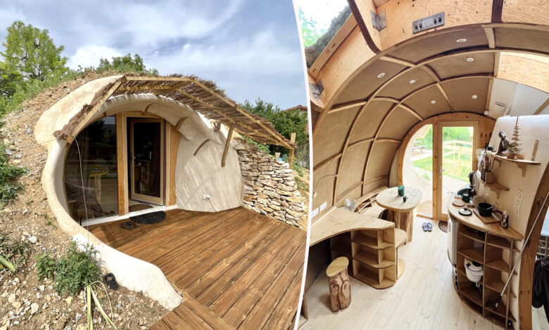 Une maison de hobbit semi-enterrées