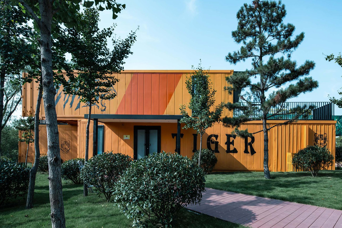 Une maison container orange