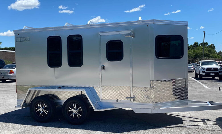 le camping car Silver Moon de coté