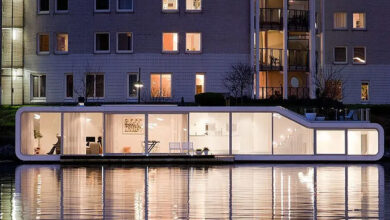 Une maison container sur l'eau