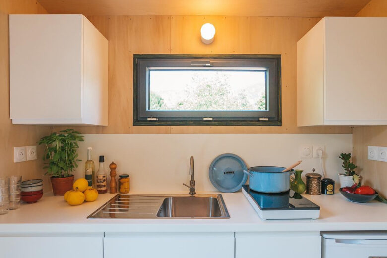 La cuisine de la Tiny House Stuga