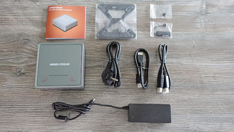 TEST Mini-PC MINISFORUM UM350 - Unboxing