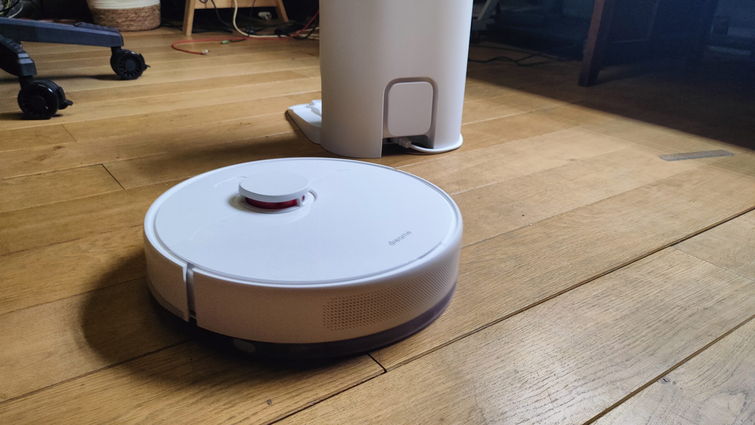 DreameBot D10 plus : test et avis de l’aspirateur laveur avec navigation LiDAR et station de vidange automatique