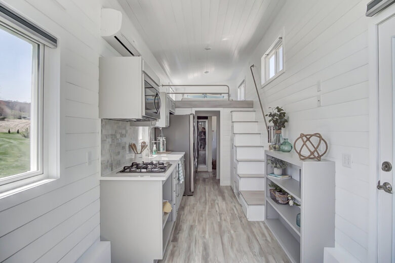 L'intérieur de la Tiny House "Fox Tiny Home"