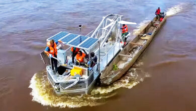 La barge Hydro-Gen est un système hydrolien comprenant une barge autopropulsée et une turbine hydrolienne.