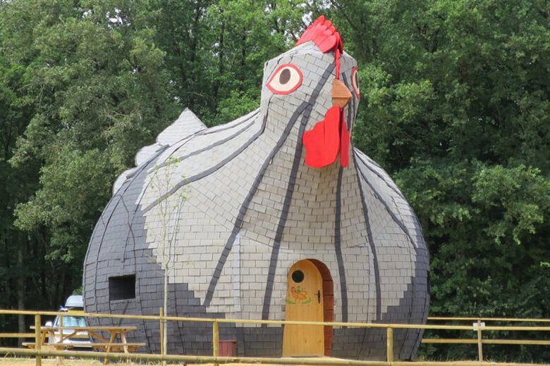 Une maison poule.