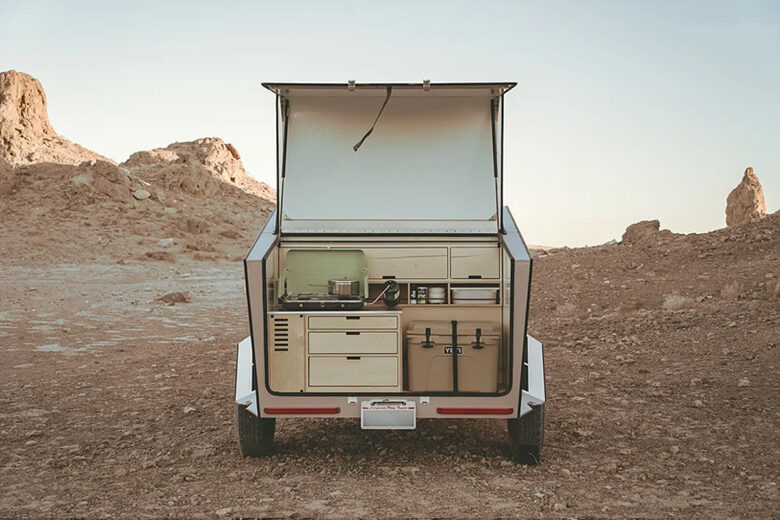 L'intérieur d'une remorque de camping en forme de larme