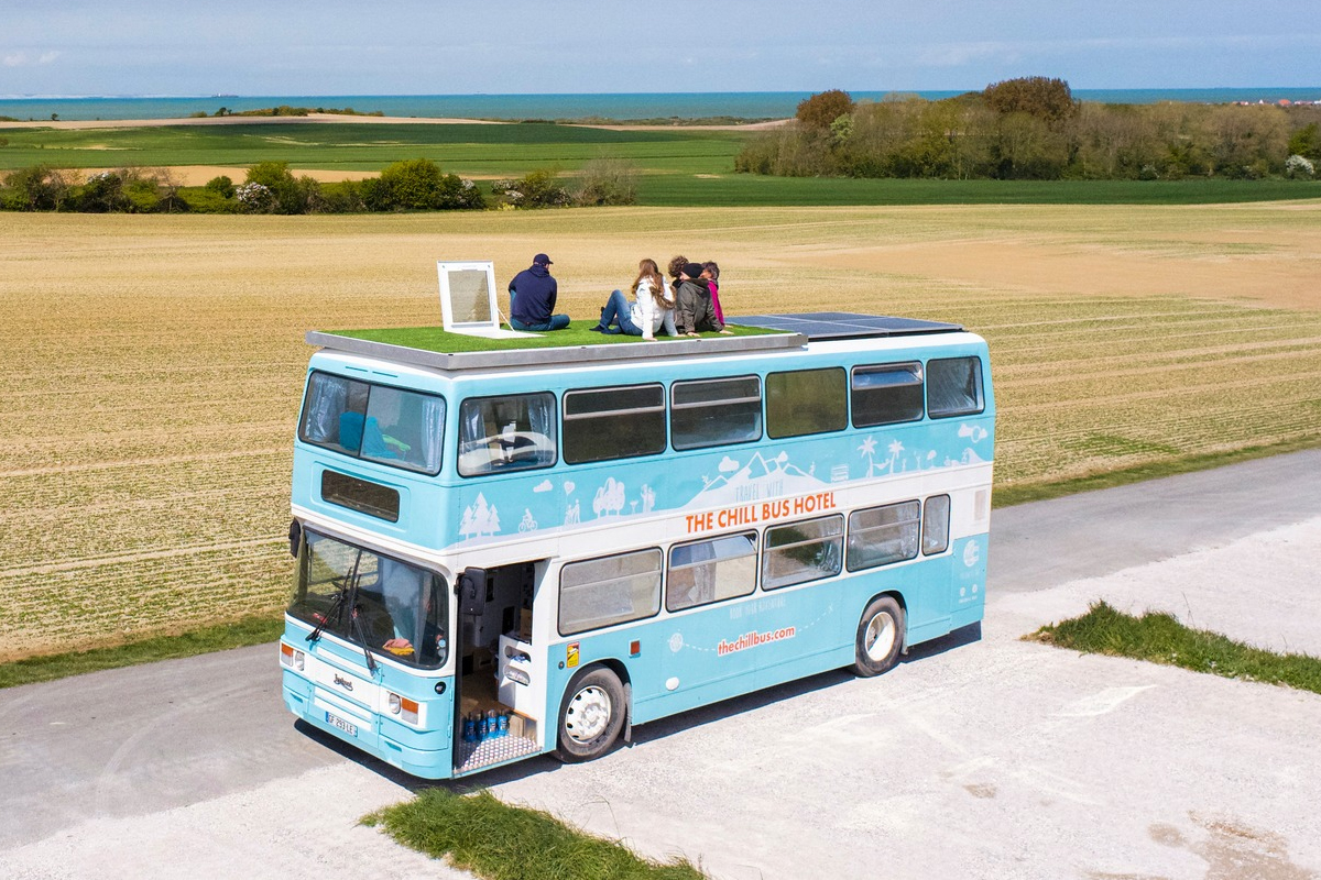 Un hôtel-bus rénové et réaménagé.