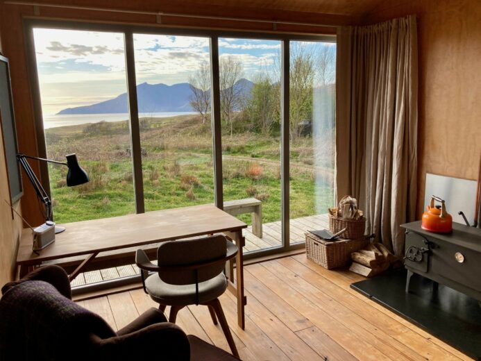 l'intérieur de la tiny house Sweeney's Bothy