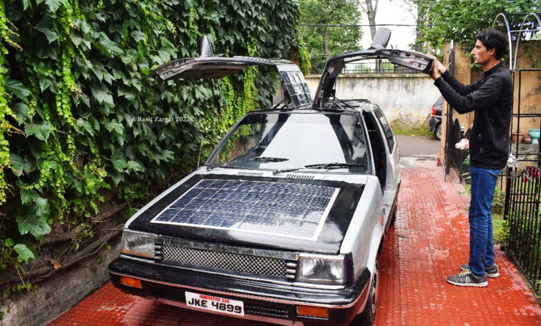 Un professeur de mathématique a fabriqué une voiture électrique et solaire