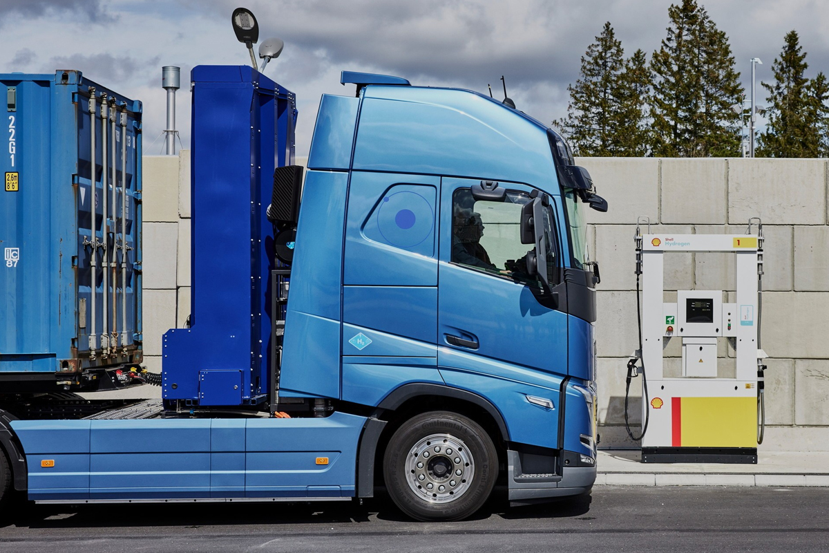 Volvo commence à tester son premier camion électrique à pile à combustible à hydrogène