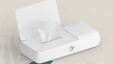 Un distributeur de lingettes réutilisables et humidifiables.