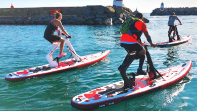 Une planche qui combine paddle, vélo électrique et Kayak