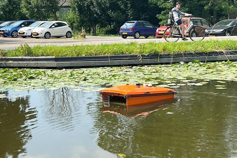 WasteShark : un drone nettoyeur qui ramasse les déchets dans les rivières