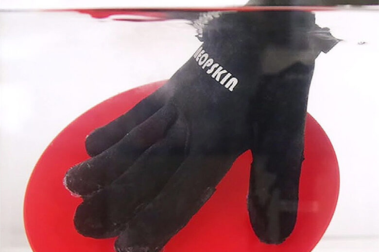 Un gant avec des "ventouses"