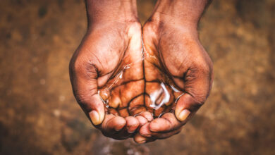 Une innovation "nécessaire pour se laver dans des endroits où l’eau souillée apporte plus de maladies que d’hygiène corporelle"