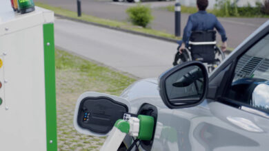 Un chargeur VE autonome pour les voitures électriques