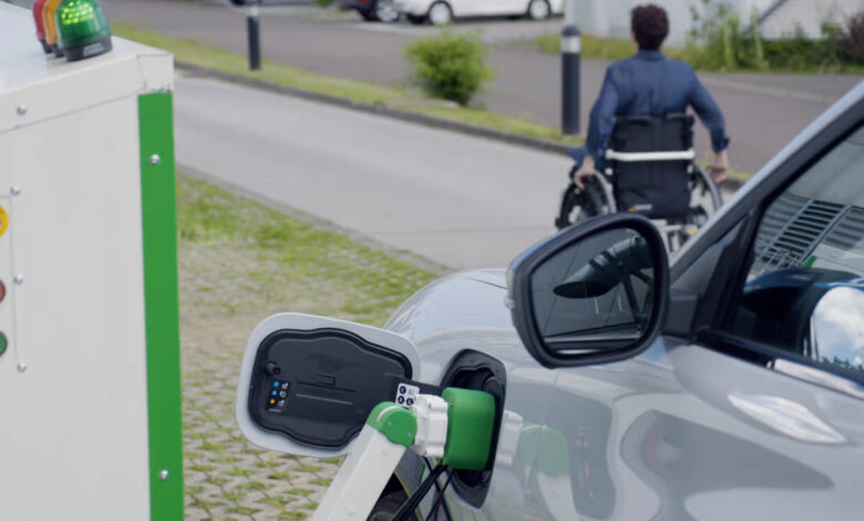 Un chargeur VE autonome pour les voitures électriques
