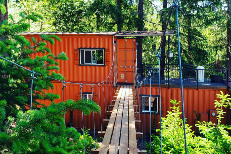 L'extérieur de la maison container de Jamie et Dave