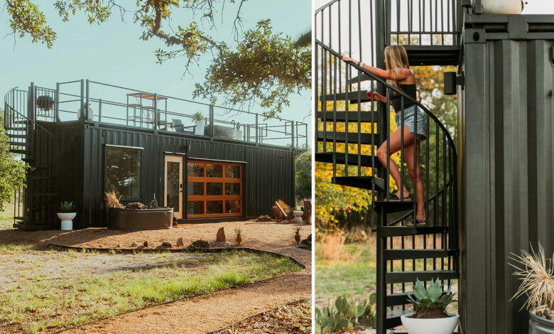 Une grande maison container avec une terrasse et un bain à remous