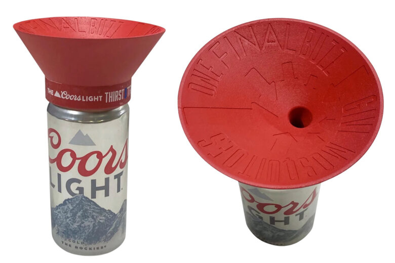 La marque de bière Coors Light transforme ses canettes de bière en pièges à moustiques.