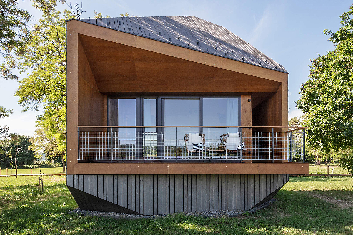 Le complexe « Rock Cabins » près de Kapolcs, une zone rurale en Hongrie