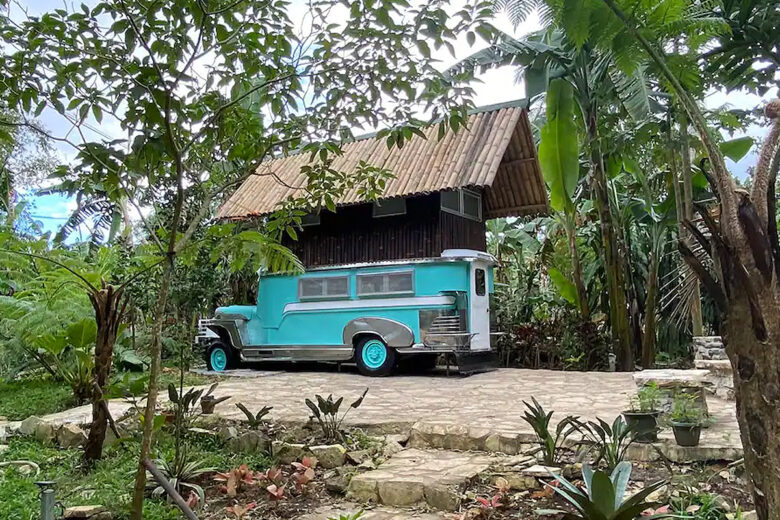 Les Jeepneys sont à l'origine un mode de transport en commun aux Philippines