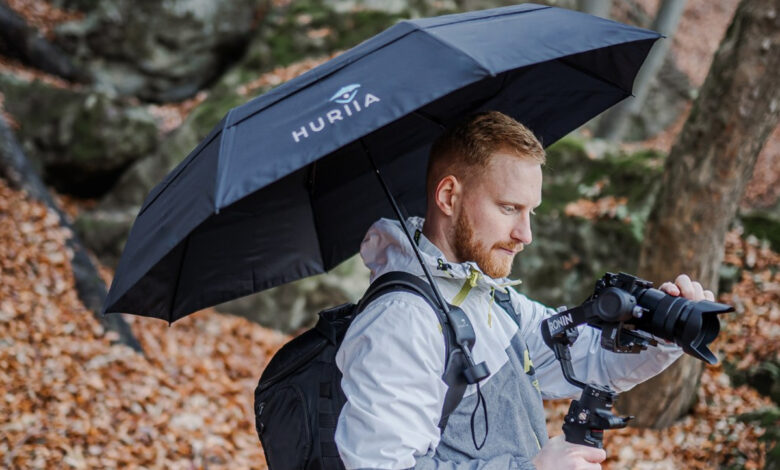 Le premier kit mains-libres pour parapluie