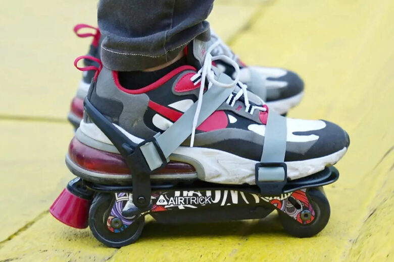 Les patins à roulettes électriques pèsent 1.5 kilo chacun,