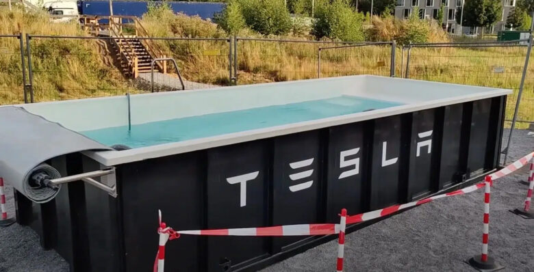 Une piscine Tesla pour faire patienter les conducteurs pendant la recharge des véhicules électriques. 