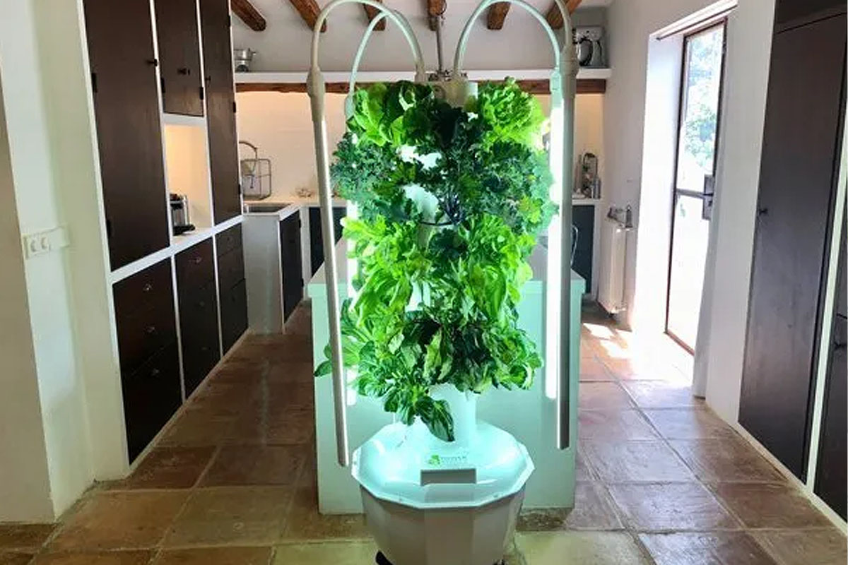 Tower Garden, un système aéroponique qui peut être utilisé à l’extérieur ou à l’intérieur.